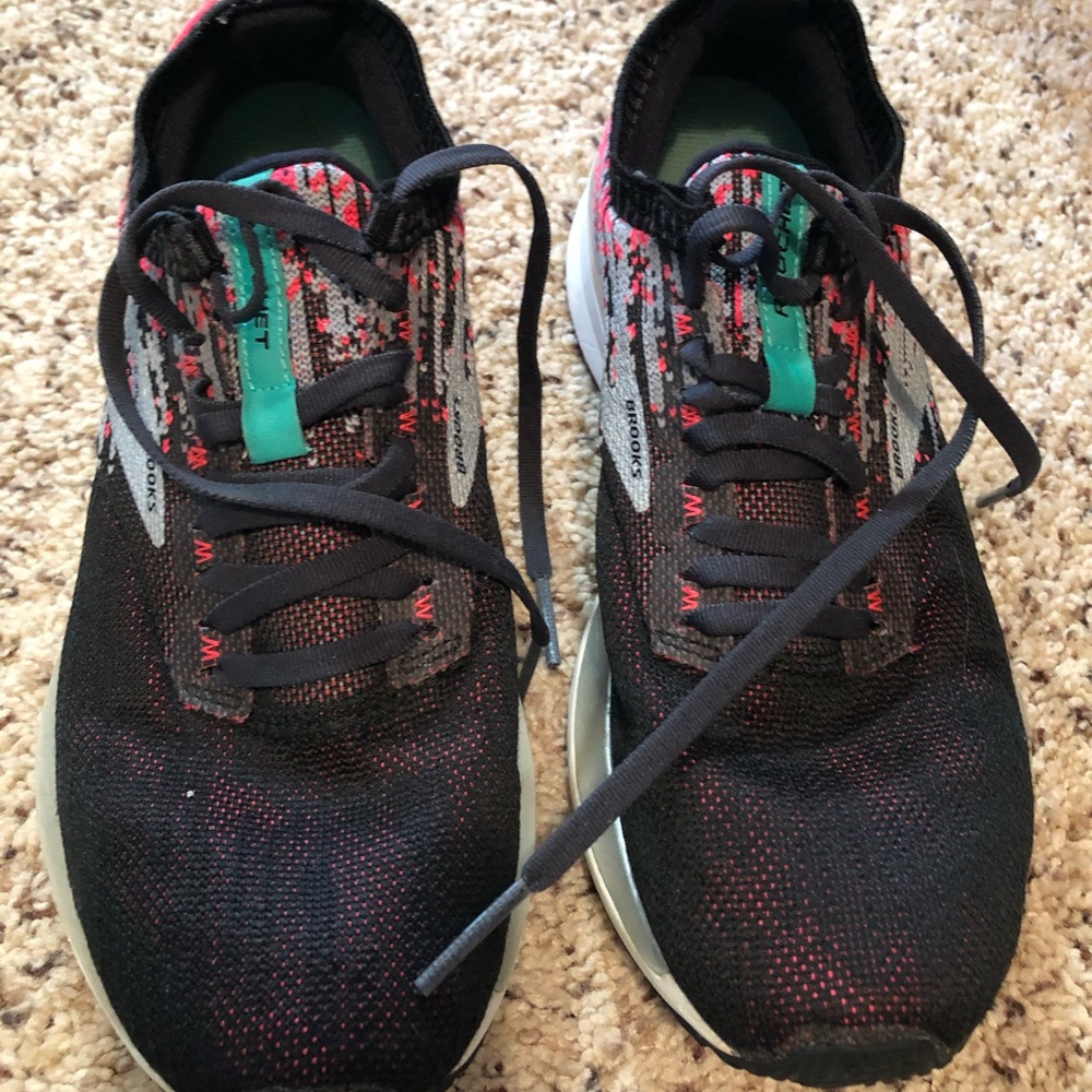 Womens Brooks